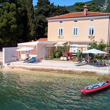 Apartments Nives Cres Εξωτερικό φωτογραφία