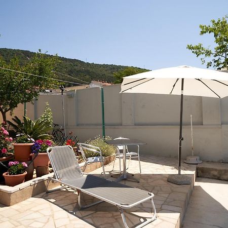 Apartments Nives Cres Εξωτερικό φωτογραφία