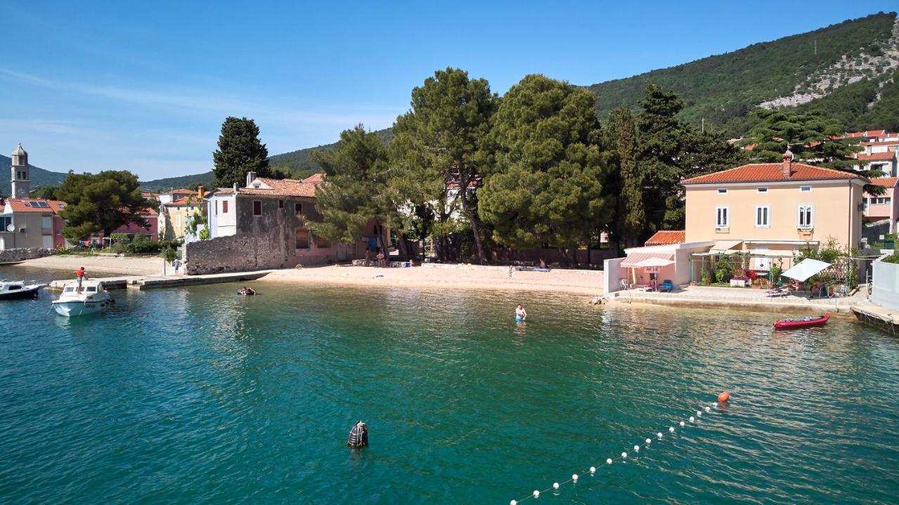 Apartments Nives Cres Εξωτερικό φωτογραφία