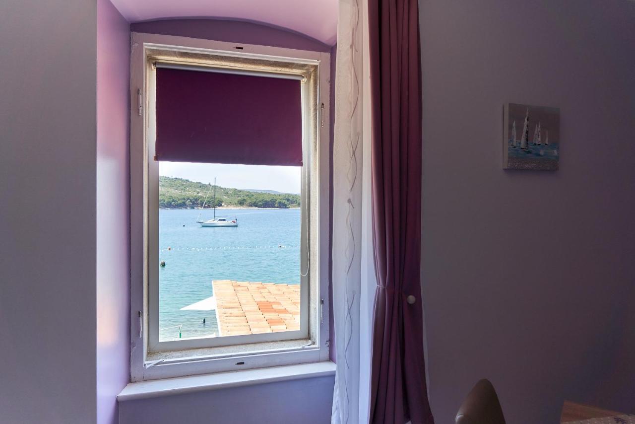 Apartments Nives Cres Εξωτερικό φωτογραφία
