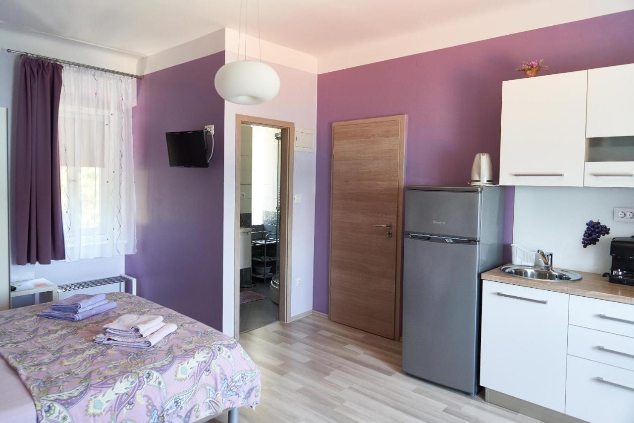 Apartments Nives Cres Εξωτερικό φωτογραφία
